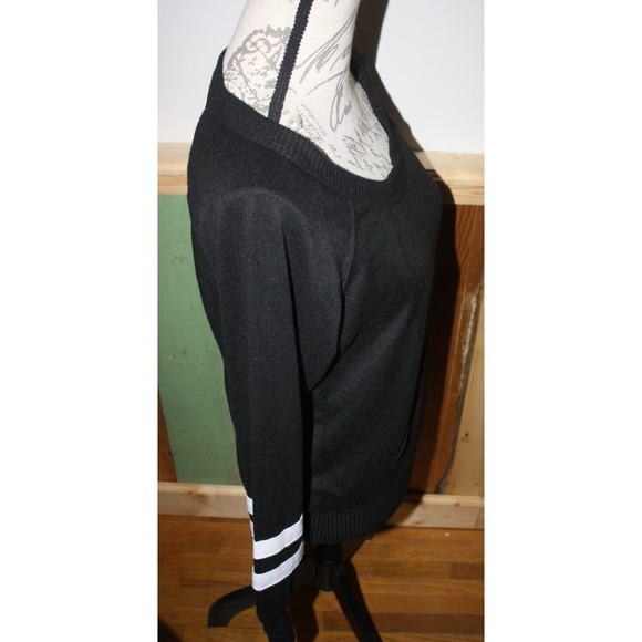No Boundaries Black LS Cross-Over Keyhole Back Knit Sweater Sz S(3/5) Comfy NWT - Picture 4 of 10